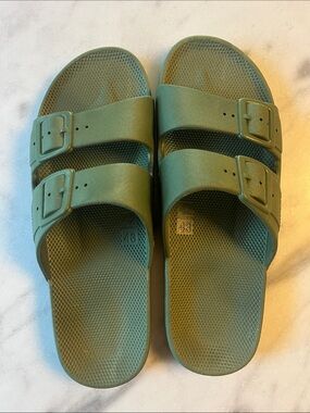 Moses Green Sandals